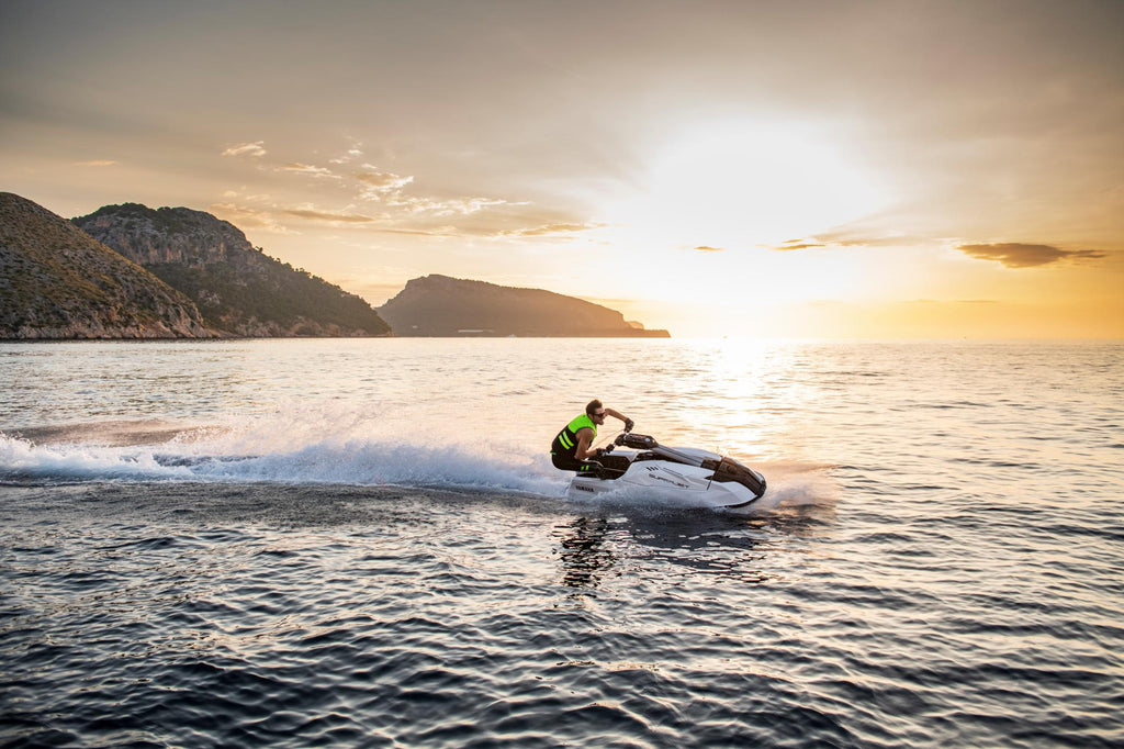 Yamaha SuperJet 2026 WaveRunner – 1049 cc TR-1