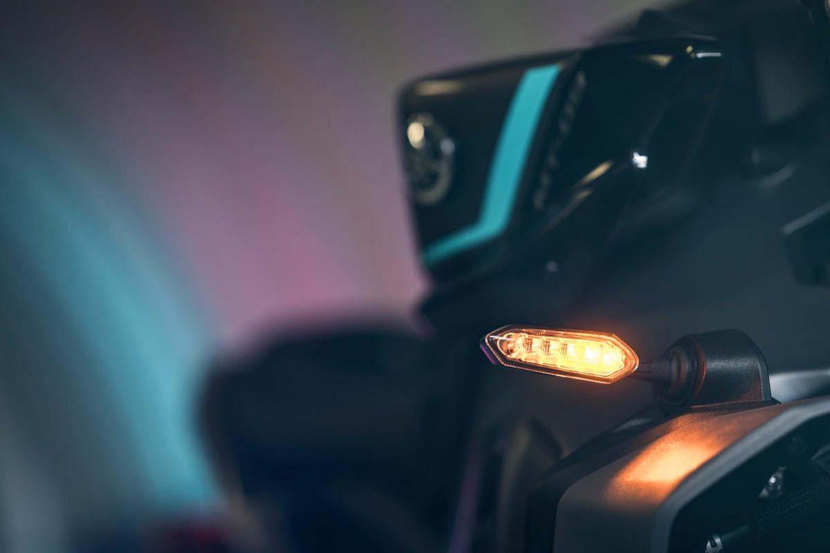 Yamaha 220 mm priekiniai nuoseklieji LED posūkių signalai